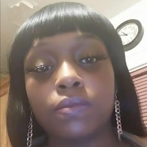 Meet your Posher, Laquana